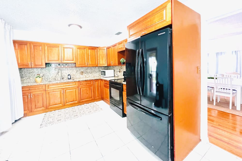 Photo of Kitchen in Royal Poinciana