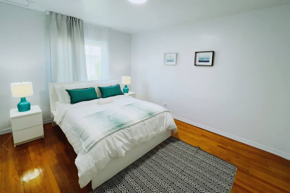 Photo of Bedroom in Royal Poinciana