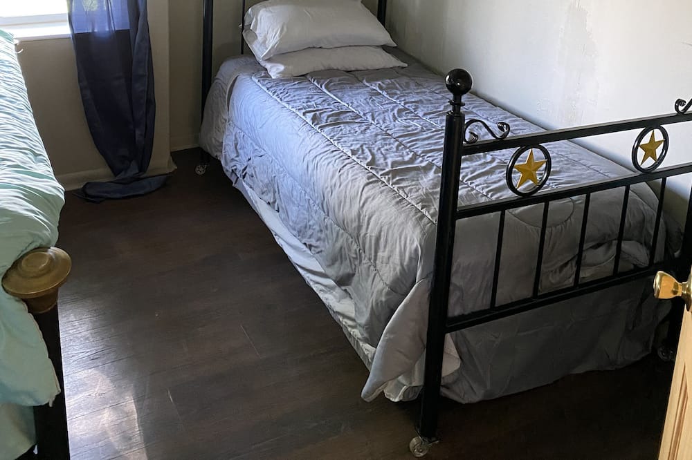 Photo of Bedroom in Hoehne