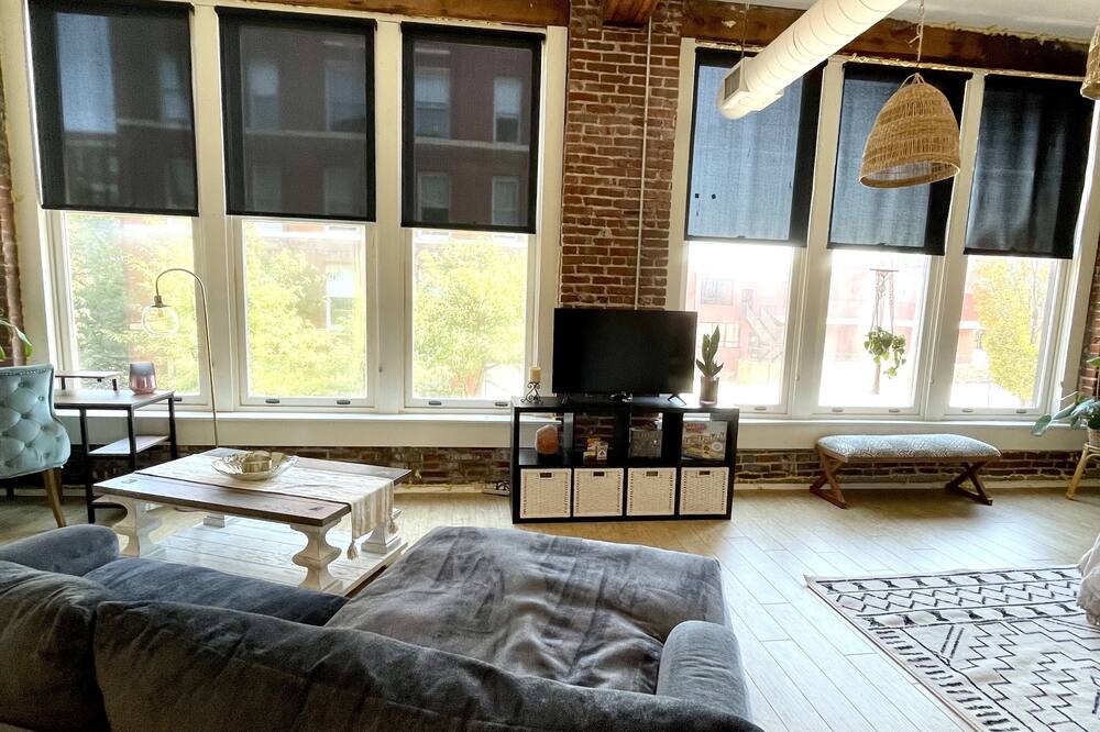 Photo of Livingroom in River Market