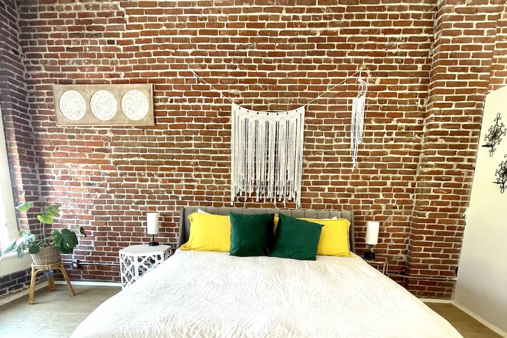 Photo of Bedroom in River Market