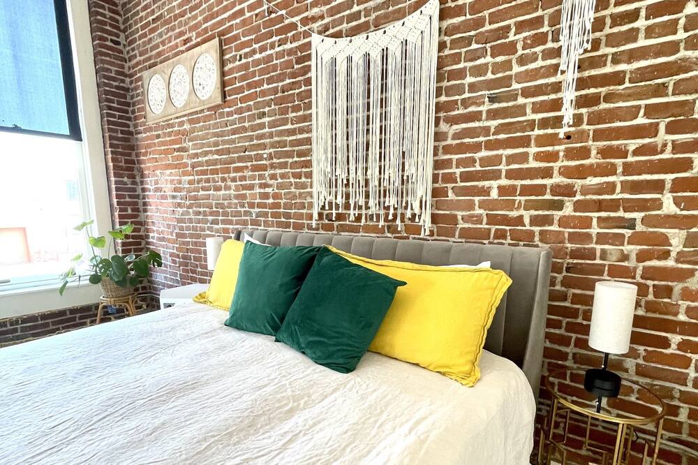 Photo of Bedroom in River Market