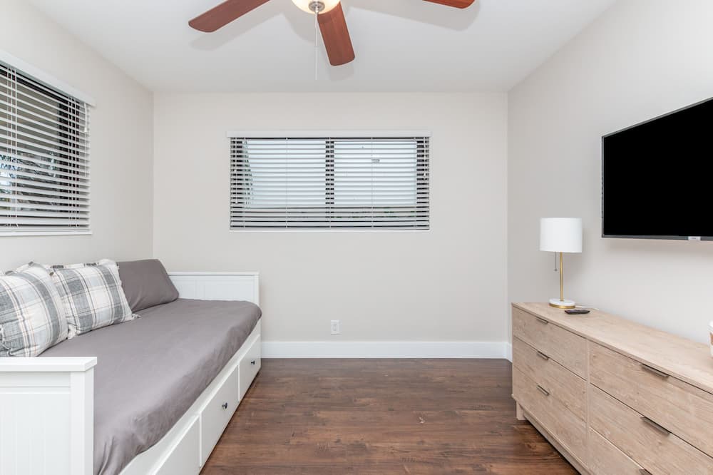 Photo of Bedroom in South New River Isles