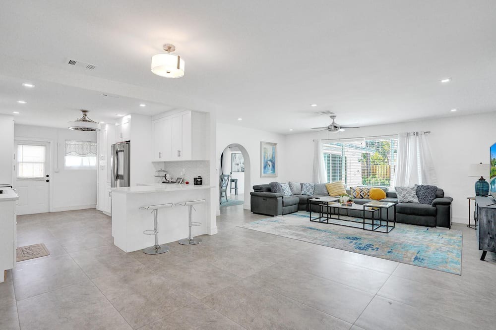 Photo of Livingroom in Plantation