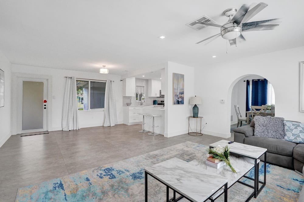 Photo of Livingroom in Plantation