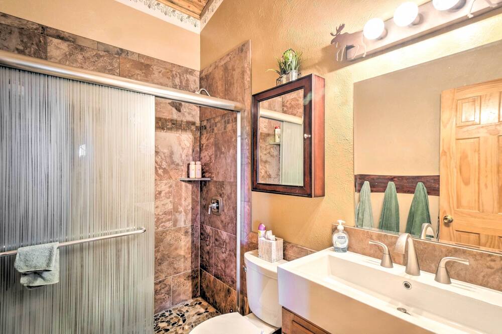 Photo of Bathroom in Indian Mountain
