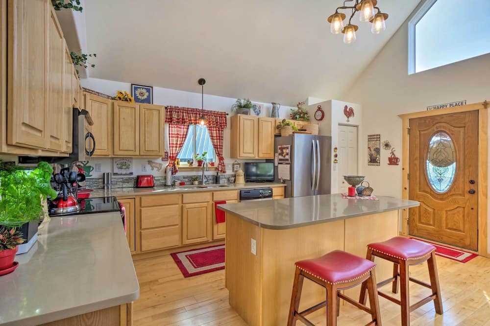 Photo of Kitchen in Indian Mountain