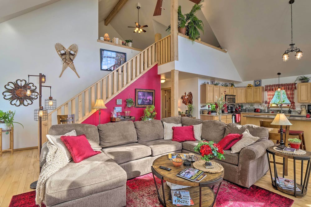 Photo of Livingroom in Indian Mountain