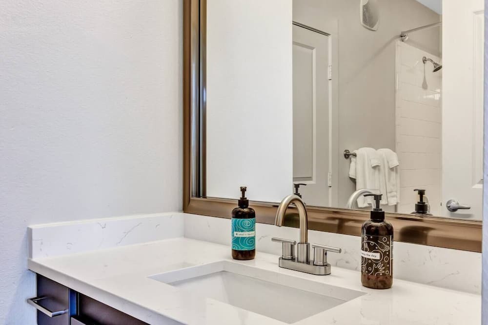 Photo of Bathroom in Deep Ellum