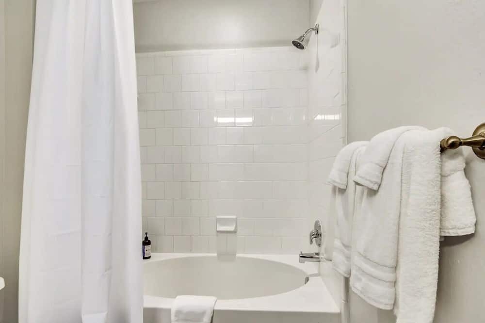 Photo of Bathroom in Deep Ellum