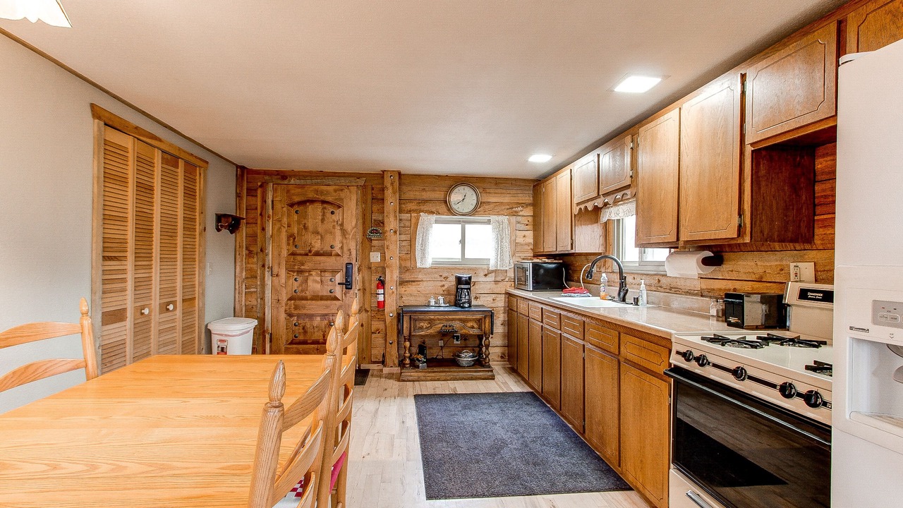 Photo of Kitchen in Indian Mountain