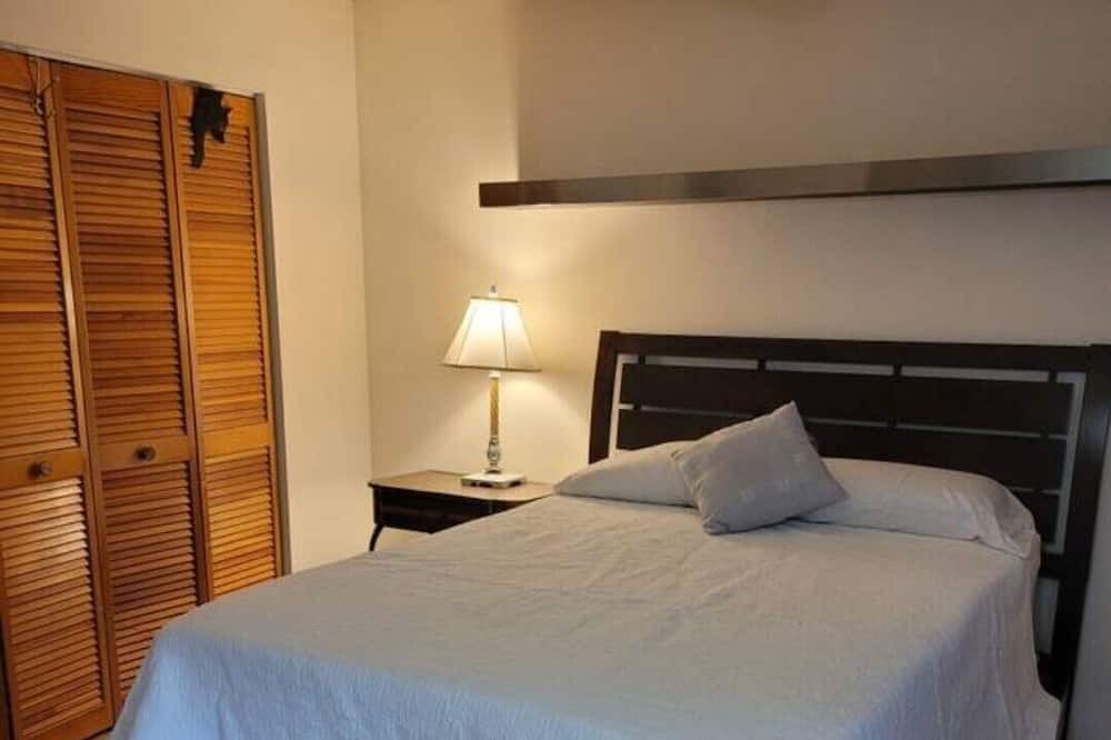 Photo of Bedroom in Tamarac