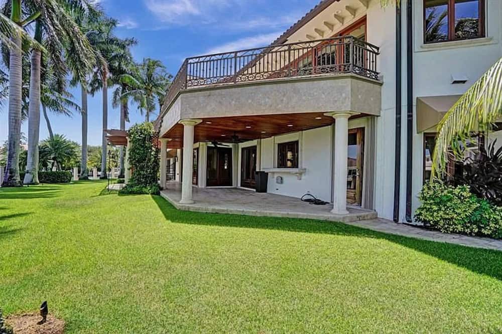 Photo of Outdoor in Lighthouse Point
