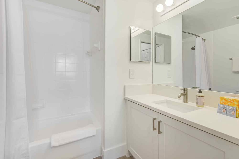 Photo of Bathroom in Miramar