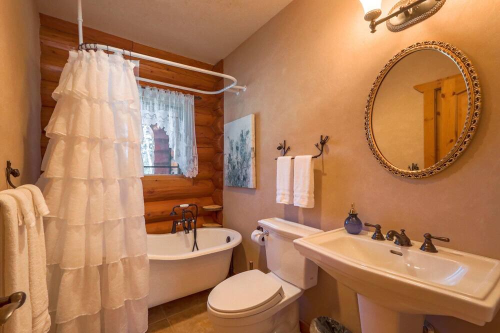 Photo of Bathroom in Westcliffe