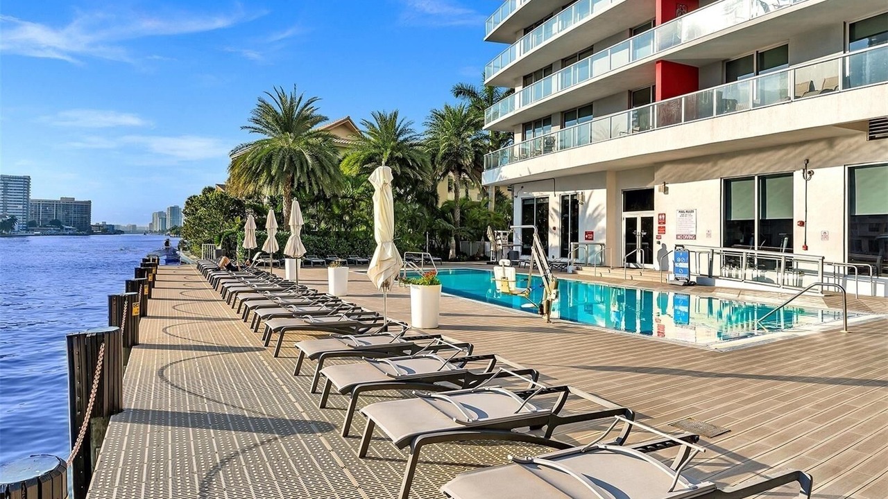 Photo of Outdoor in Hallandale Beach