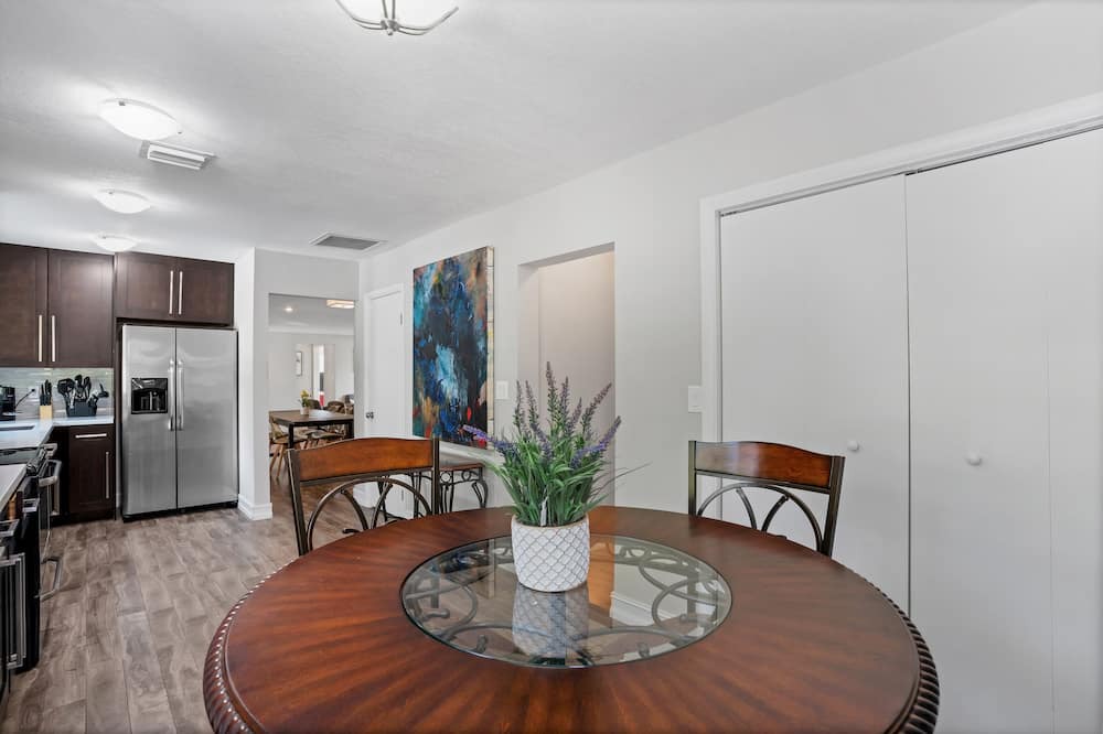 Photo of Bedroom in Coral Ridge Isles