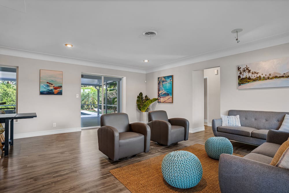 Photo of Bedroom in Coral Ridge Isles