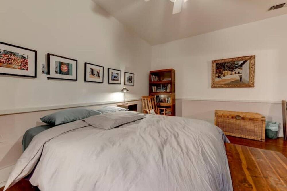 Photo of Bedroom in Hyde Park
