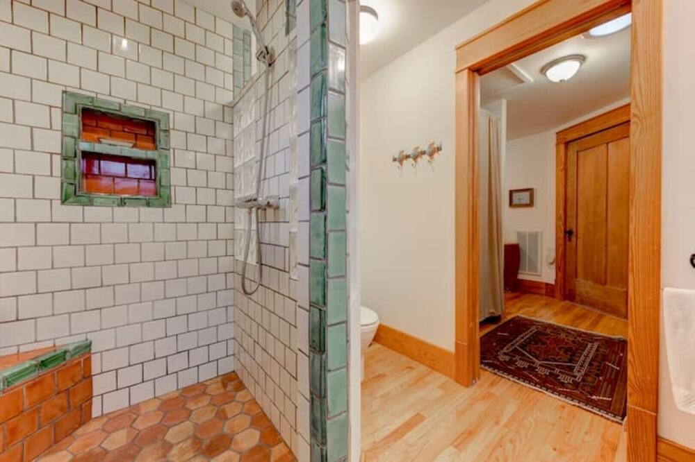 Photo of Bathroom in Hyde Park