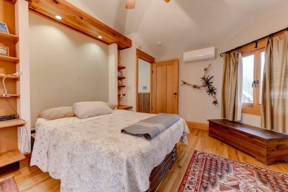 Photo of Bedroom in Hyde Park