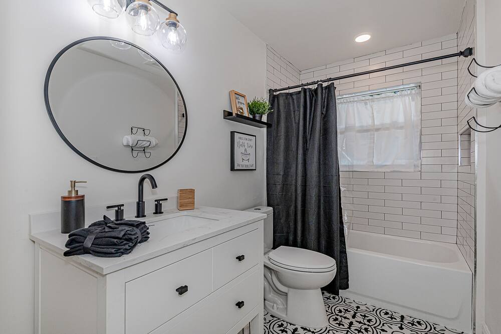 Photo of Bathroom in Cypress Point