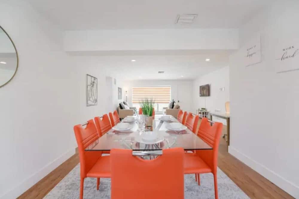 Photo of Others in Bel Air
