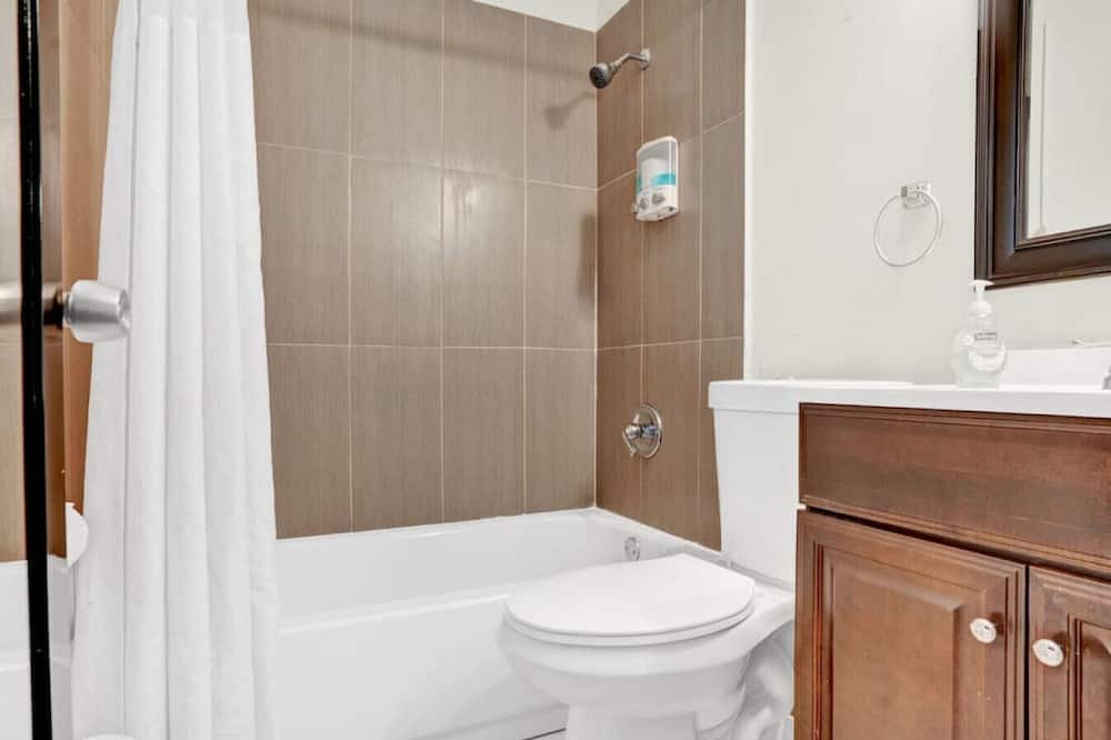 Photo of Bathroom in Lake Ridge