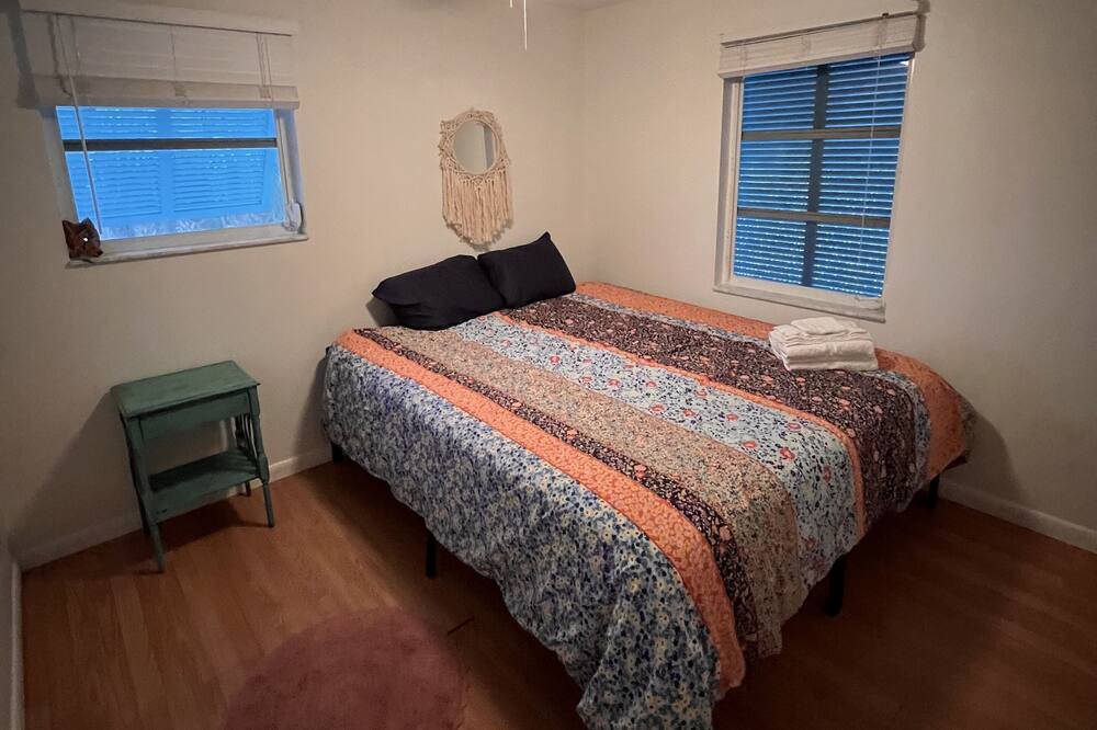 Photo of Bedroom in New Melbourne Beach