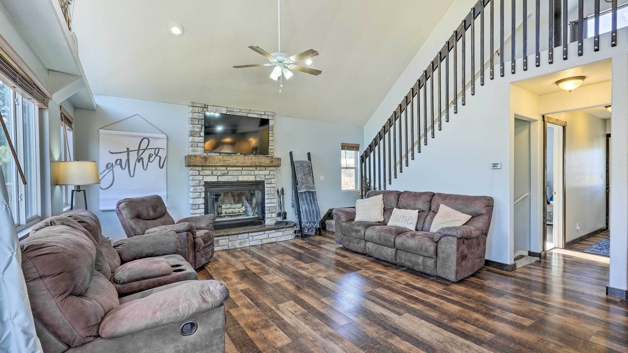 Photo of Livingroom in Silver Cliff
