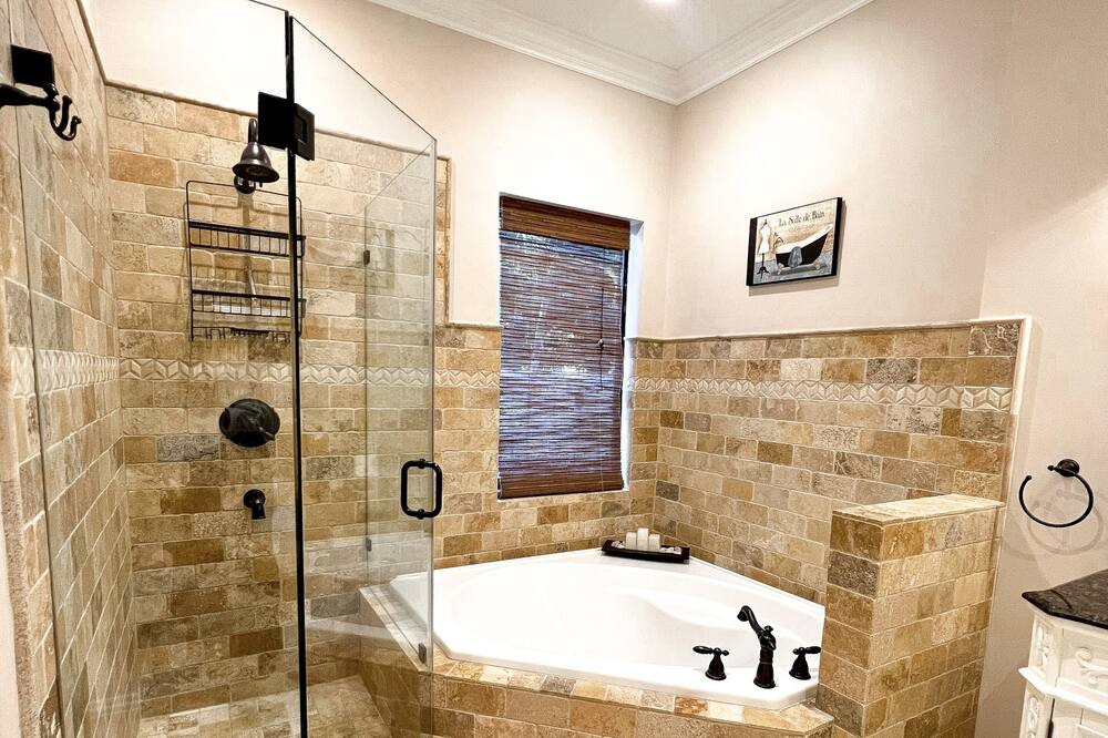 Photo of Bathroom in Olympia Heights