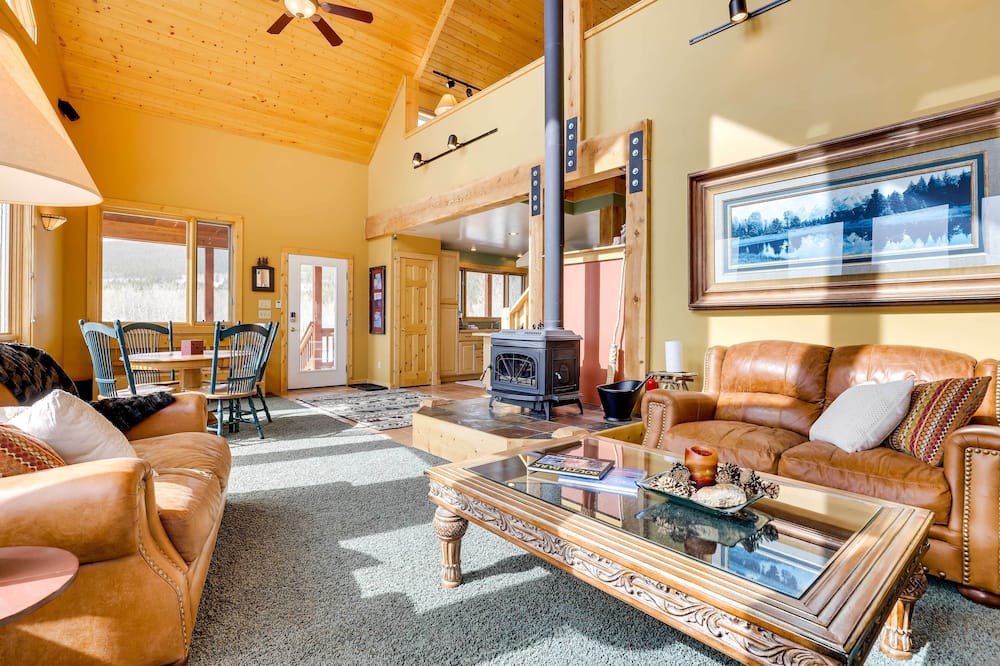 Photo of Livingroom in Warm Springs