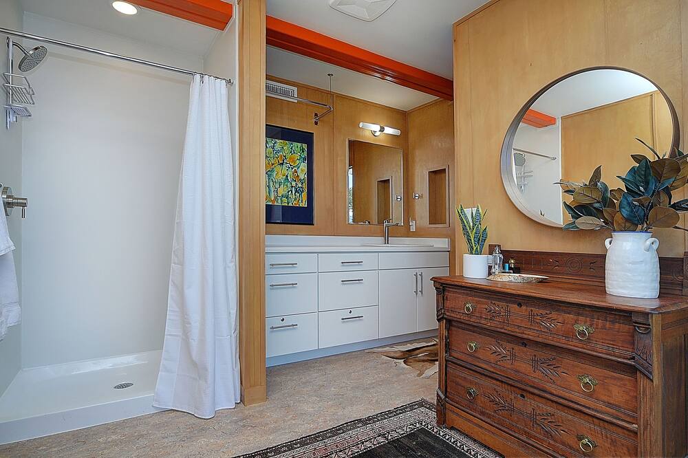 Photo of Bathroom in Salida
