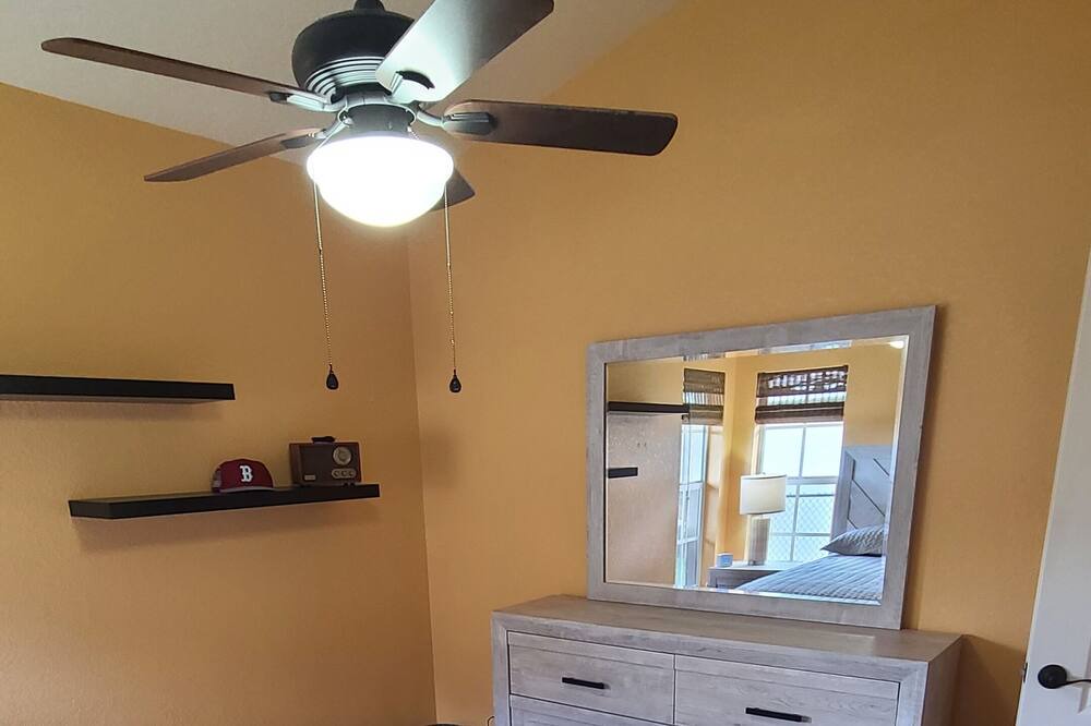 Photo of Bedroom in Broadmoor
