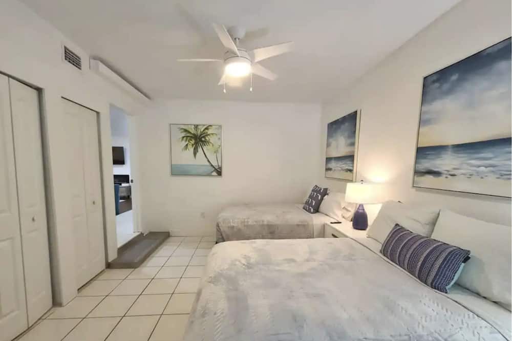Photo of Bedroom in Sunrise