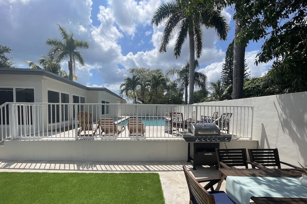 Photo of Outdoor in Hallandale Beach