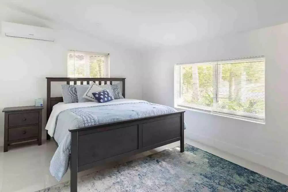 Photo of Bedroom in Hallandale Beach