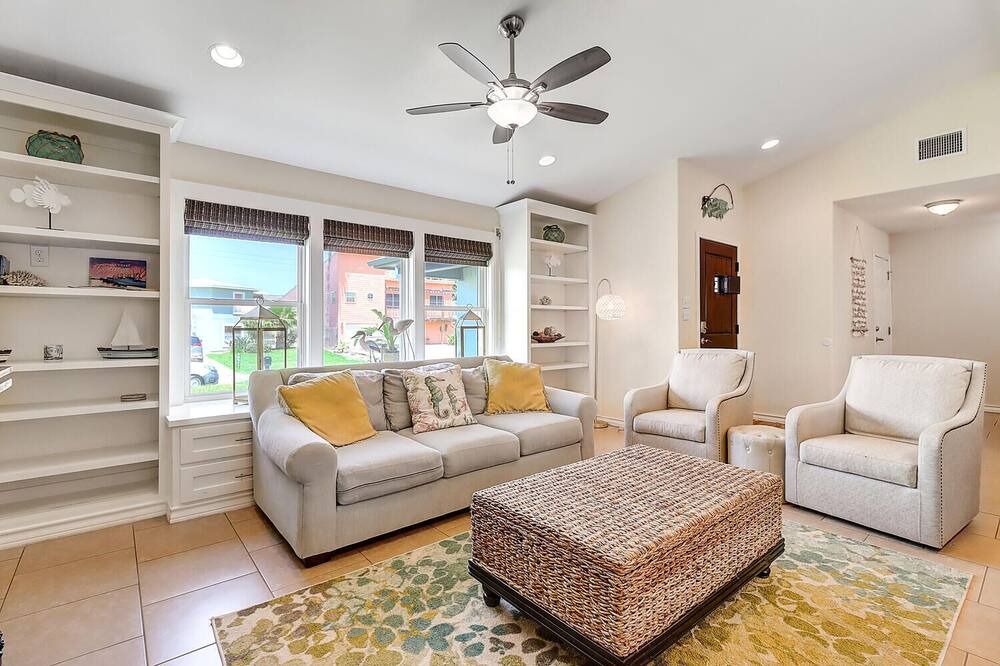 Photo of Livingroom in Key Allegro