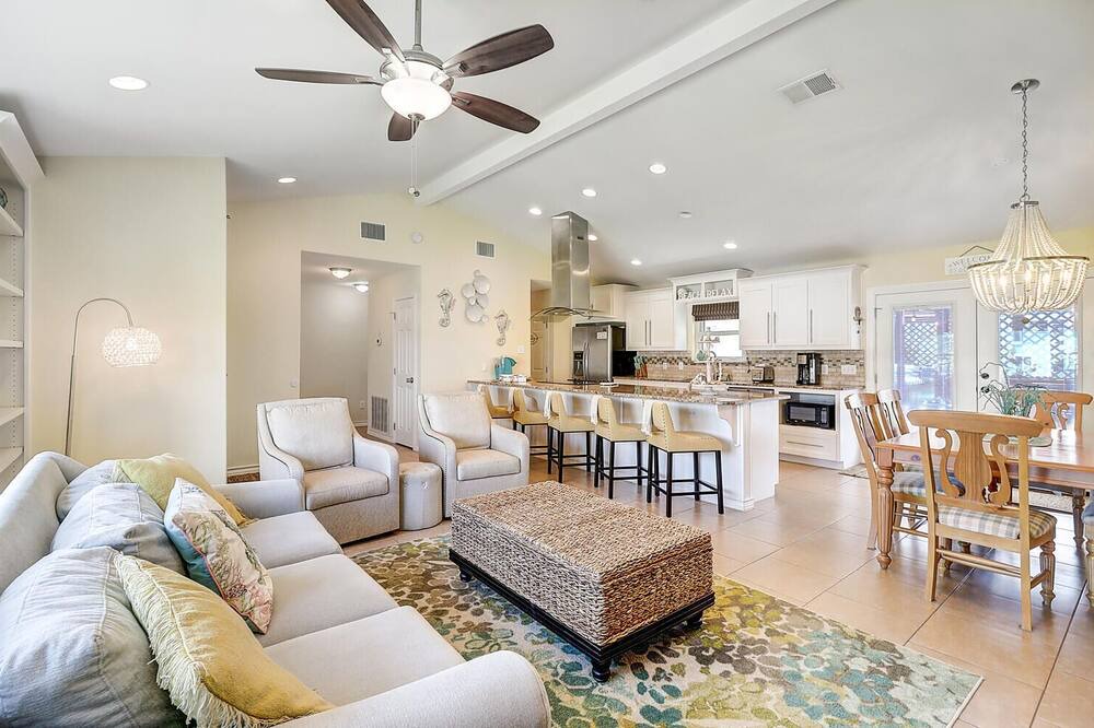 Photo of Livingroom in Key Allegro
