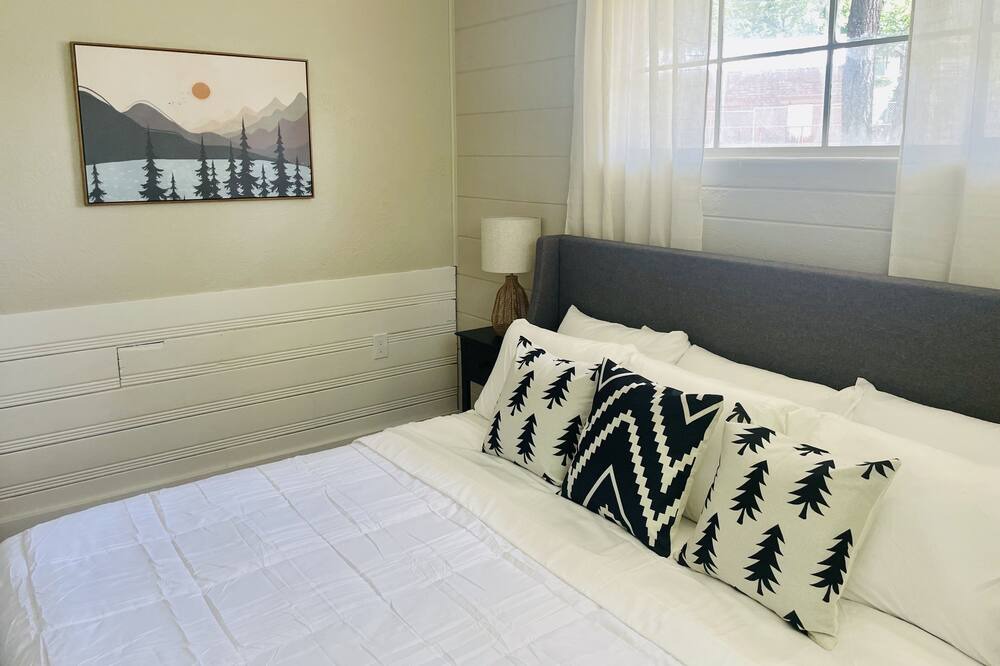 Photo of Bedroom in Ruidoso