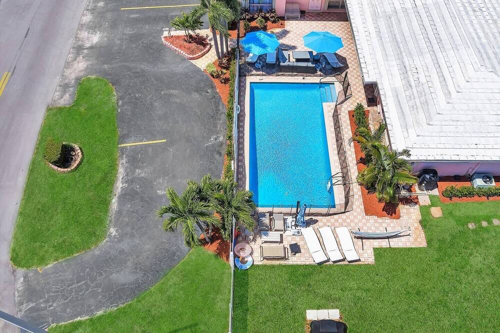 Photo of Others in Coral Ridge Isles