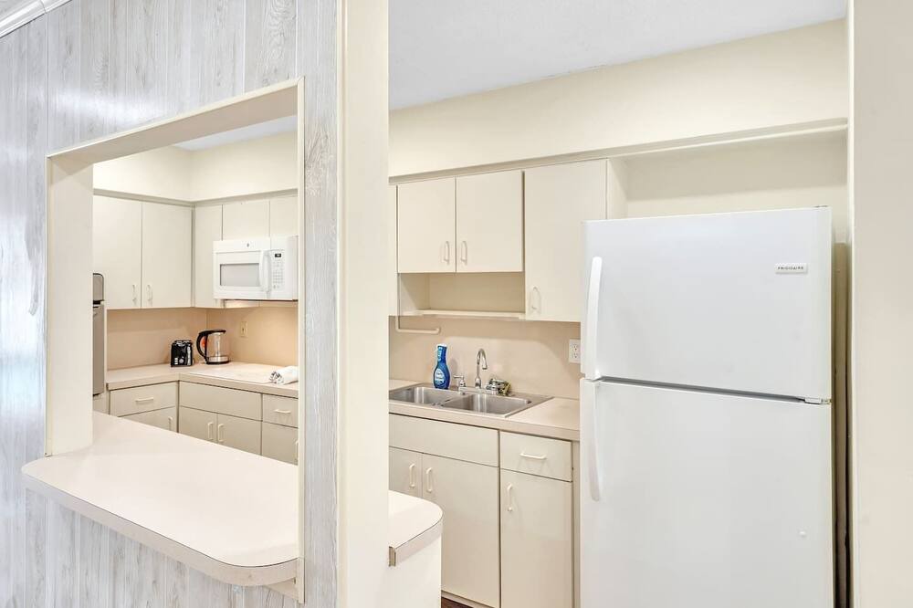 Photo of Kitchen in Coral Ridge Isles