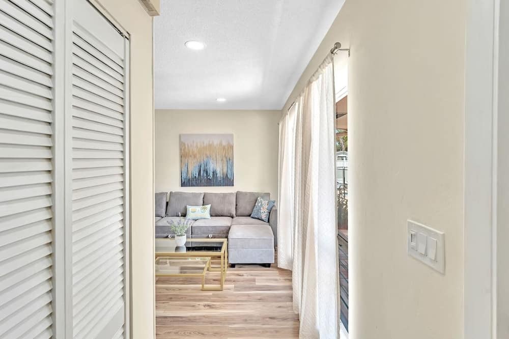 Photo of Bedroom in Coral Ridge Isles