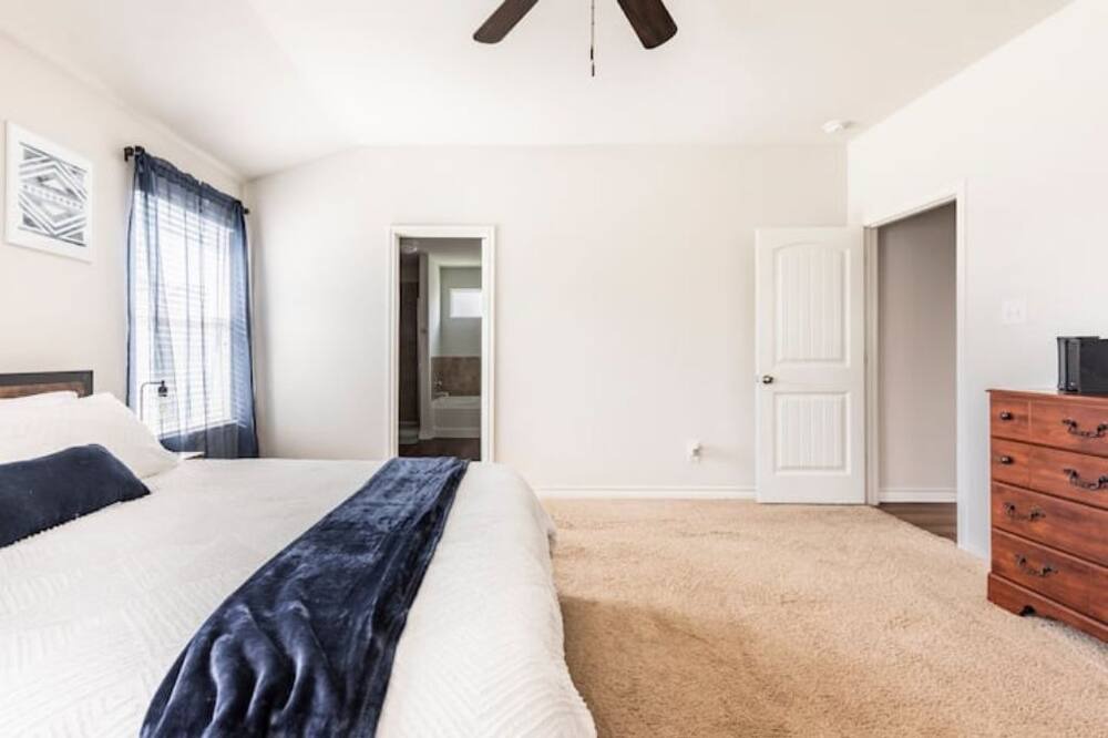 Photo of Bedroom in Medina Valley