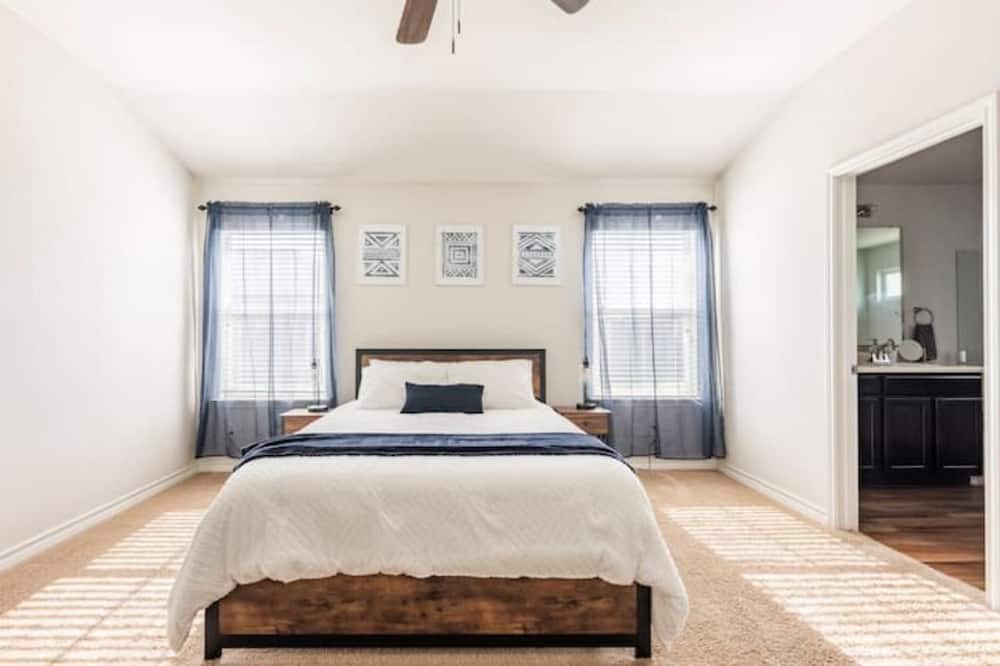 Photo of Bedroom in Medina Valley