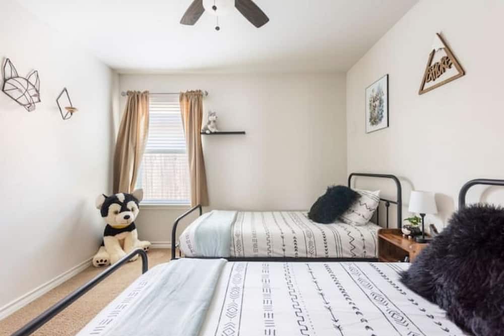 Photo of Bedroom in Medina Valley