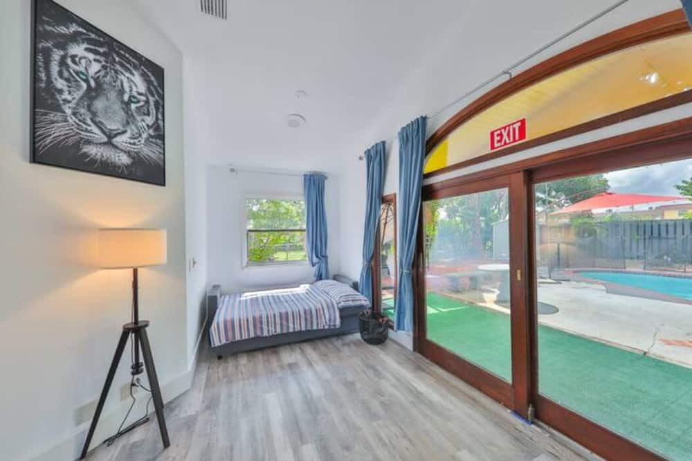 Photo of Bedroom in Royal Poinciana