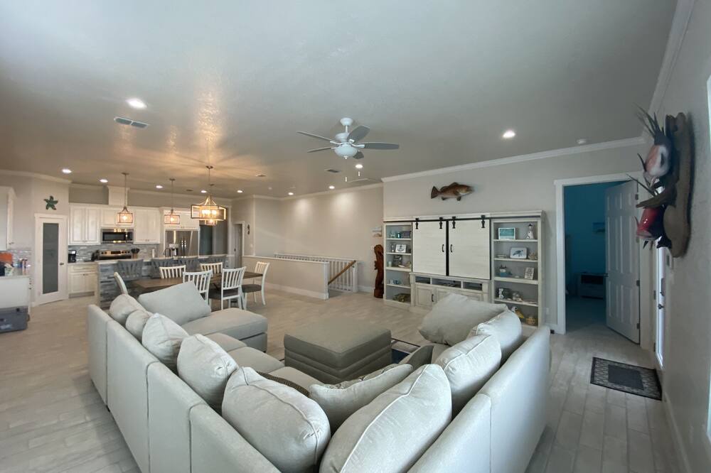 Photo of Livingroom in Port Mansfield