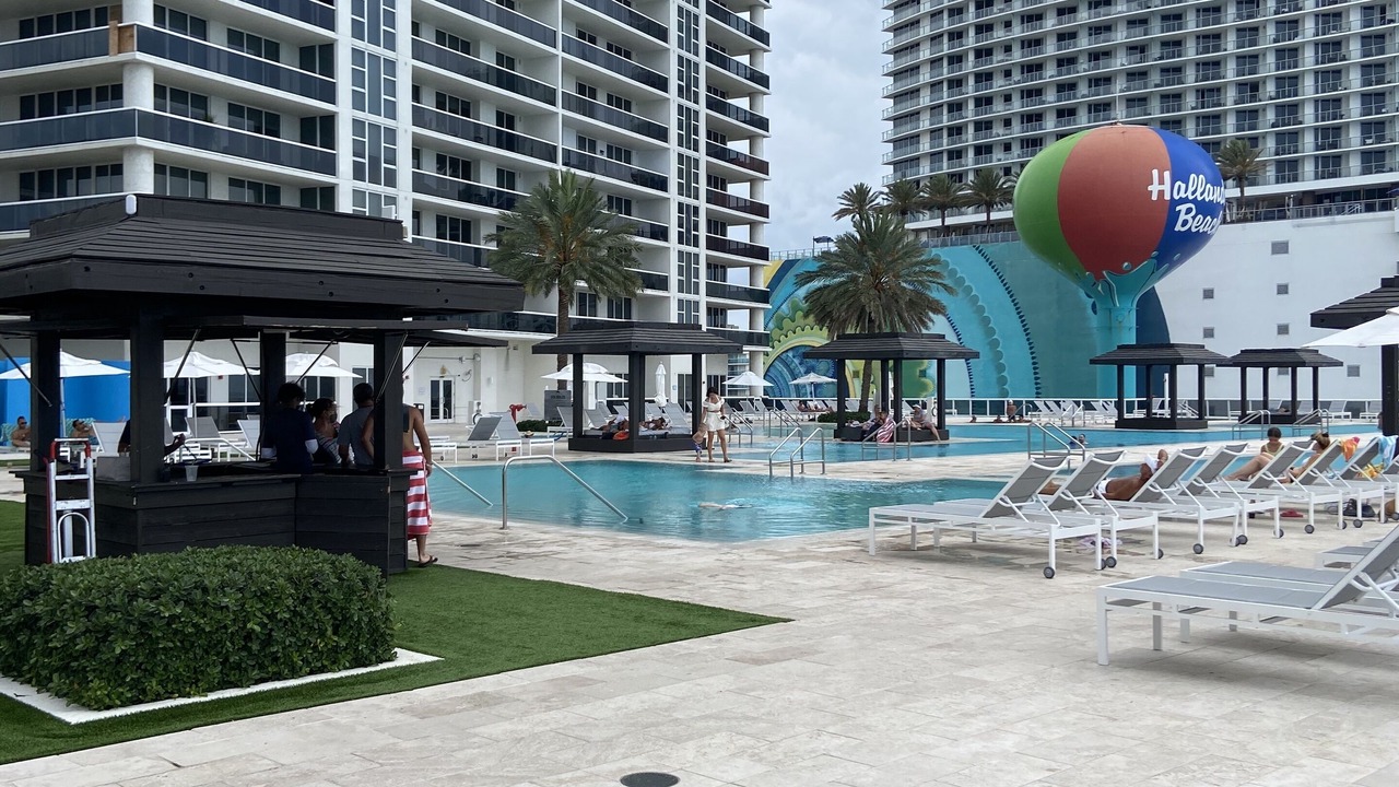 Photo of Outdoor in Hallandale Beach
