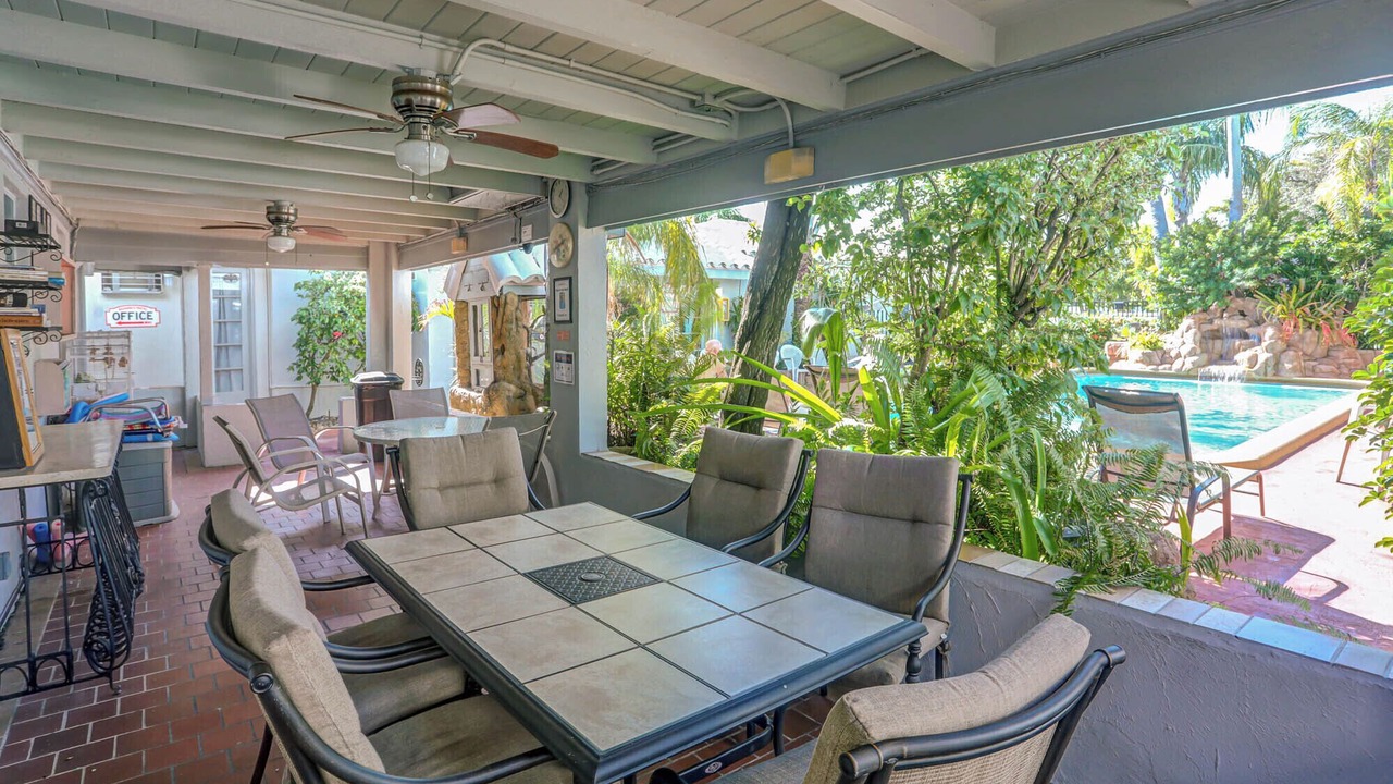 Photo of Patio Balcony in Hollywood Lakes